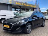 Hyundai i30 Kombi YES! 1,6 CRDi Automatik / NAVI / - Hyundai i30 mit Diesel-Antrieb: Kombi, Automatik, 1.6