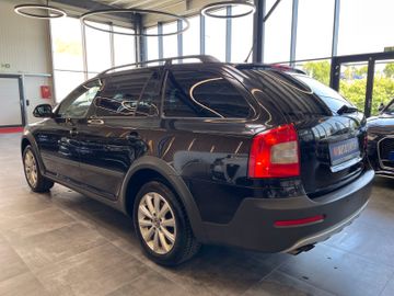 Skoda Octavia Combi Scout 4X4 *TÜV Neu*Xenon*