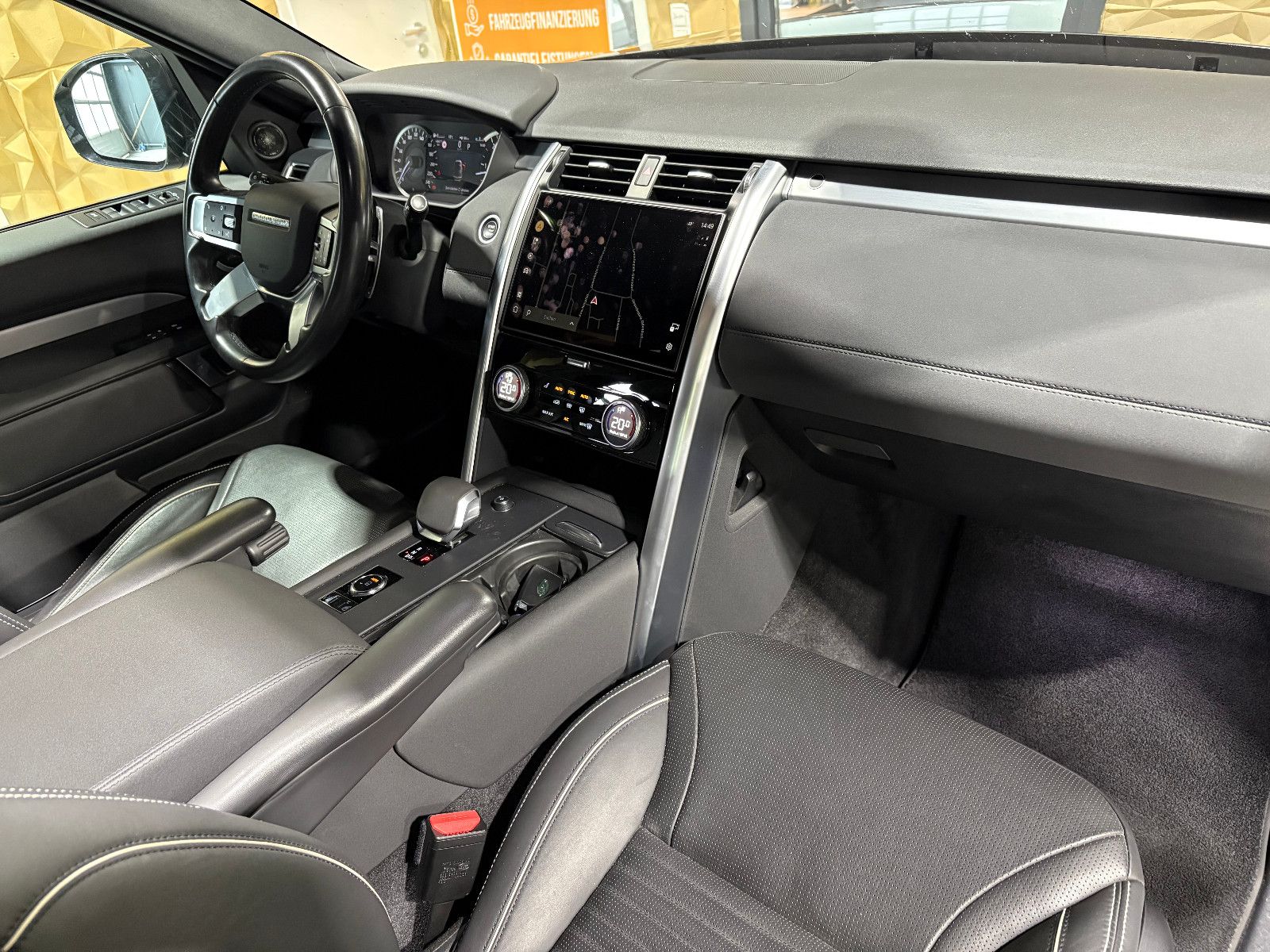 Fahrzeugabbildung Land Rover Discovery 5 SE D250 AWD/PANO/ACC/360°/APPLE/AHK/