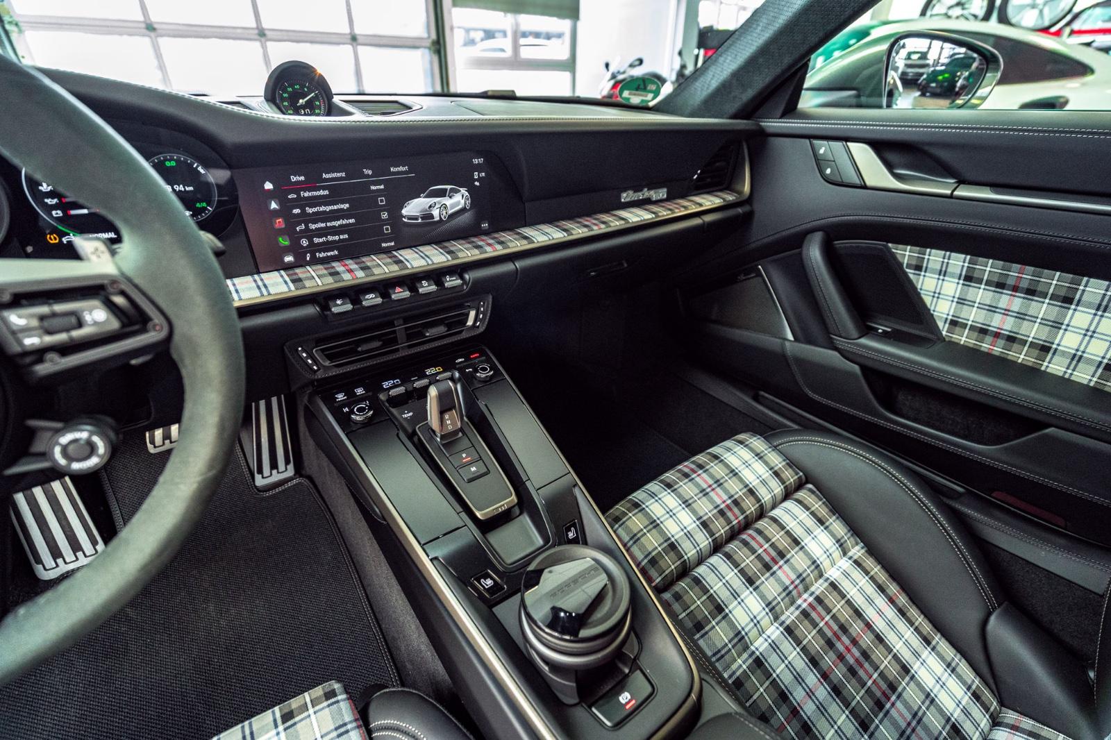 Porsche 911 Turbo 50 Jahre*Carbondach*Heritage*Burm*360°