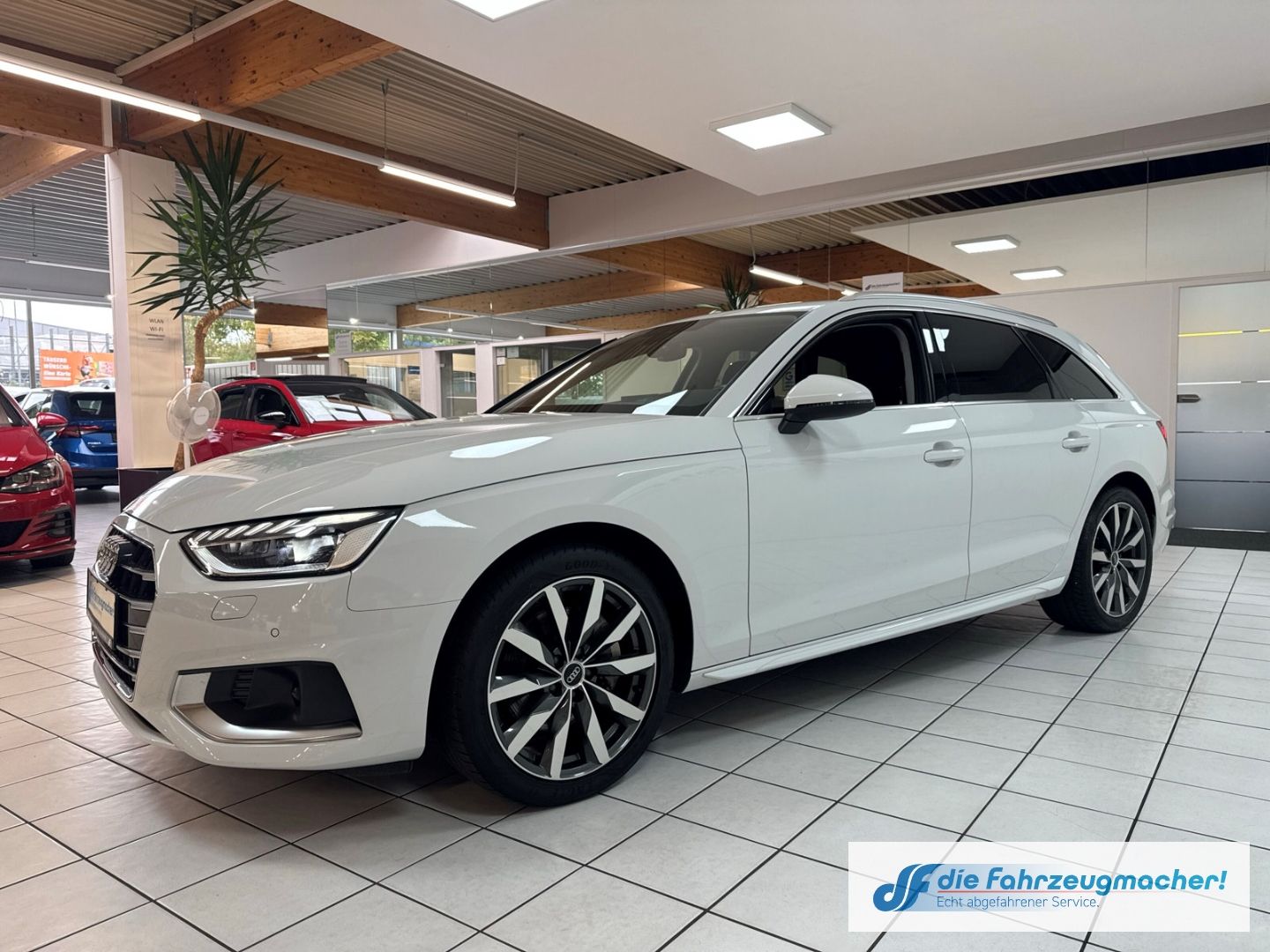 Fahrzeugabbildung Audi A4 Avant 40 TFSI advanced HUD Navi Soundsystem L