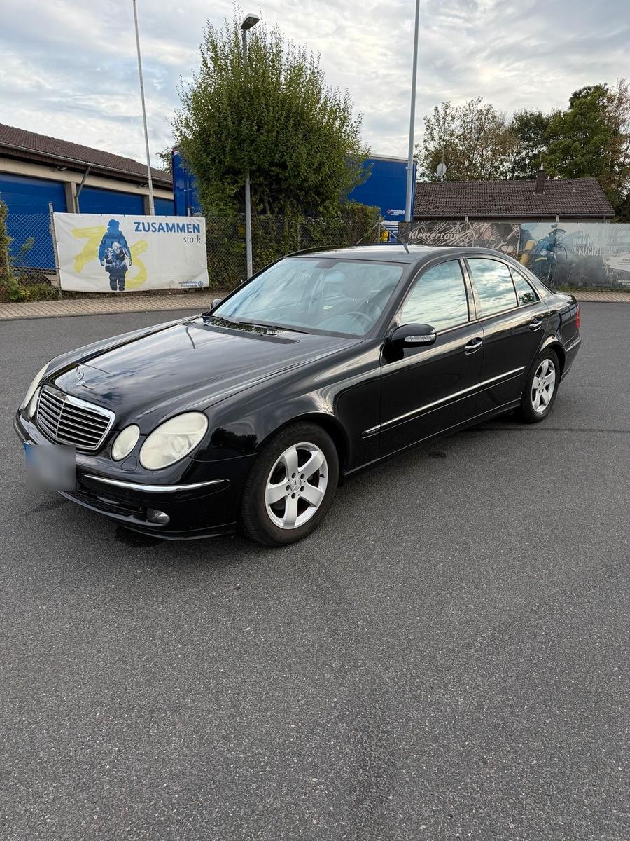 Mercedes-Benz E 220