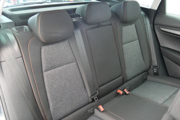 Skoda Karoq Clever 1.5 TSI DSG LED PDC AHZV beh. WSS