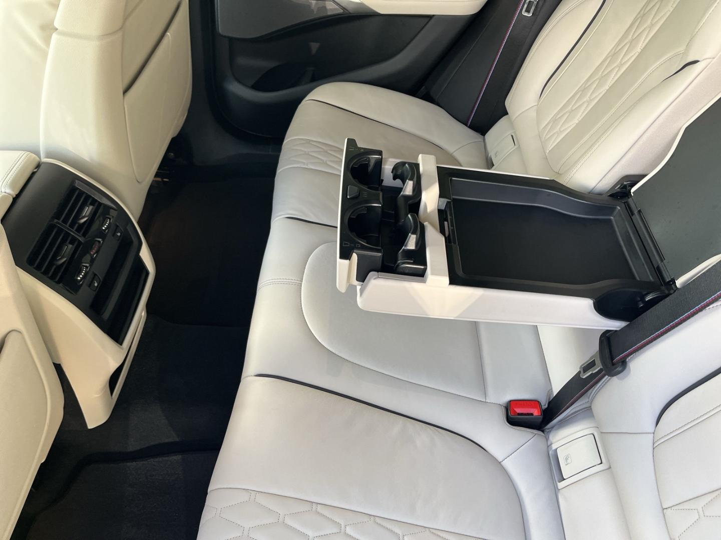 BMW X6 M60 i xDrive/M Sport Pro/StandHZG/AHK/Leder