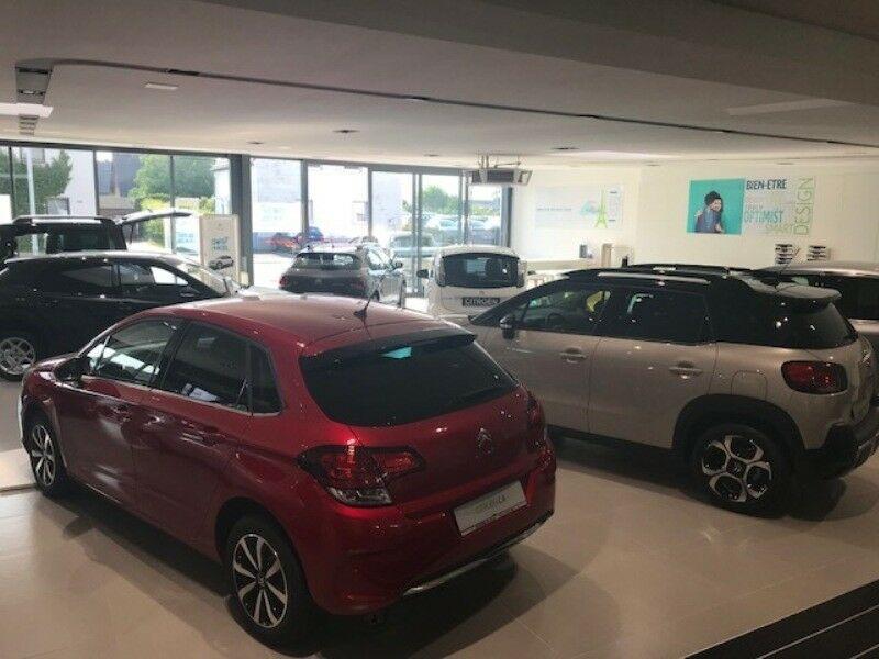 showroom-image-top