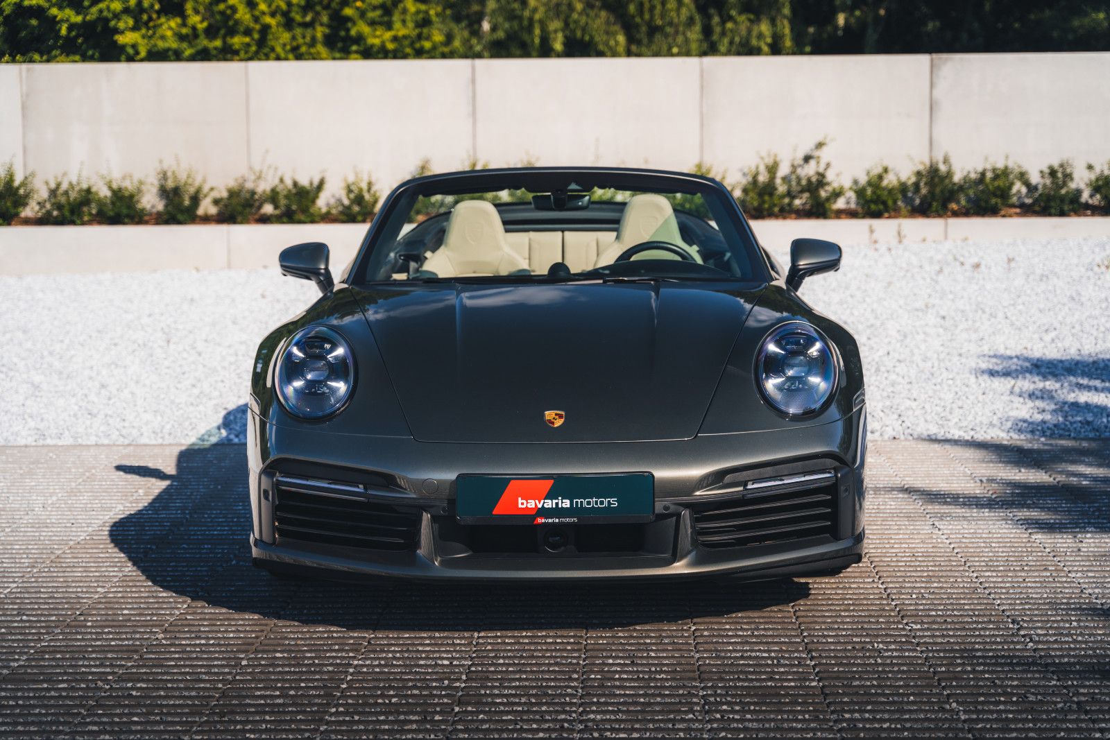 Porsche 992 Turbo S Cabrio / First Owner / Sport Chrono imagem 2