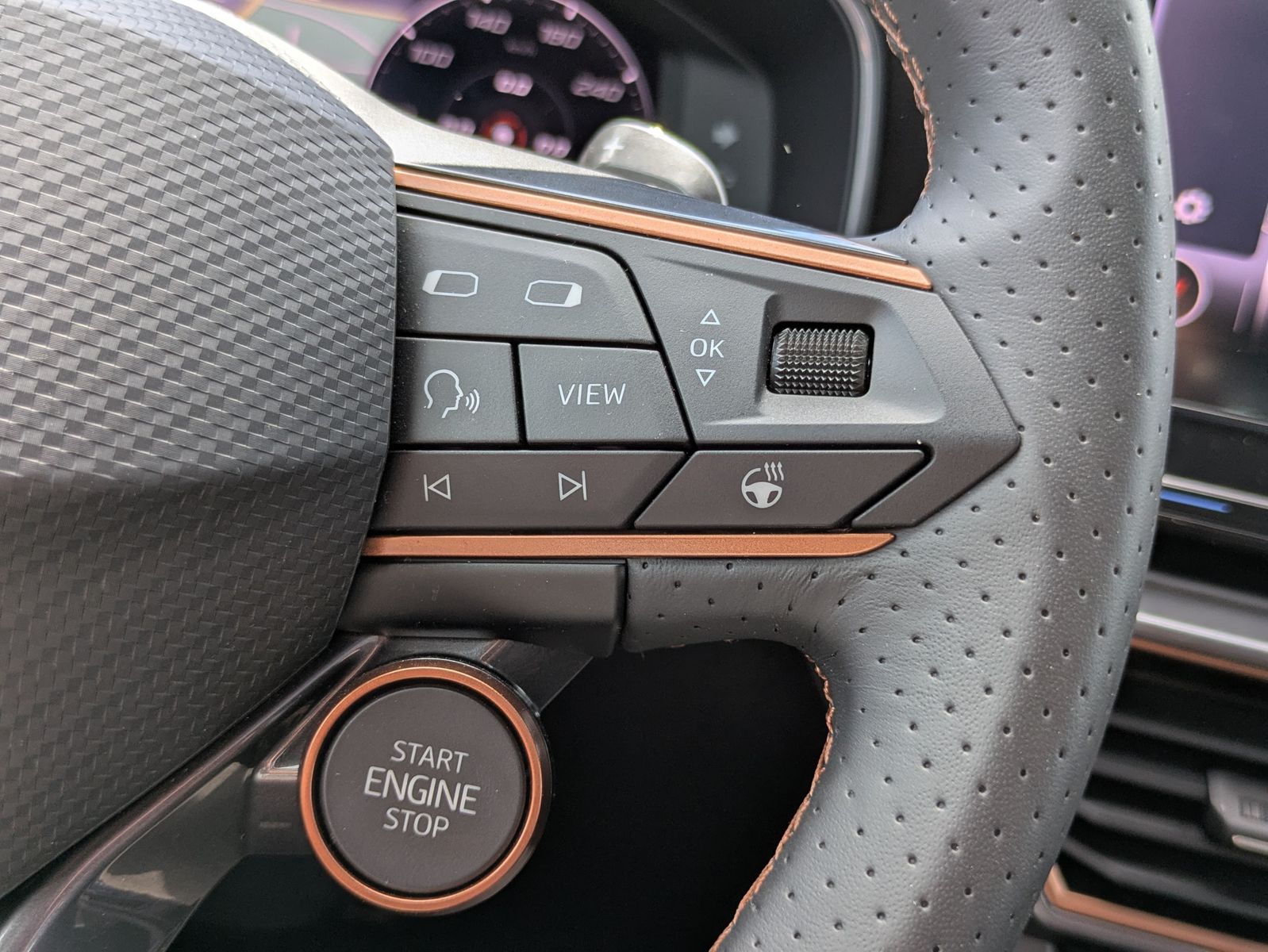 Fahrzeugabbildung CUPRA Leon VZ 2.0TSI 4Drive ACC*PANO*MATRIX*DCC*LM19"