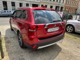 Mitsubishi Outlander 4WD Kamera360° el. Heckklappe Tempomat - Mitsubishi Outlander mit Diesel-Antrieb: Allradantrieb