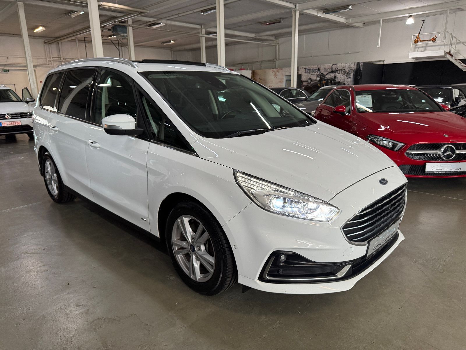 Fahrzeugabbildung Ford Galaxy TITANIUM SPORT AWD AUT 7-SITZER PANO VOLL
