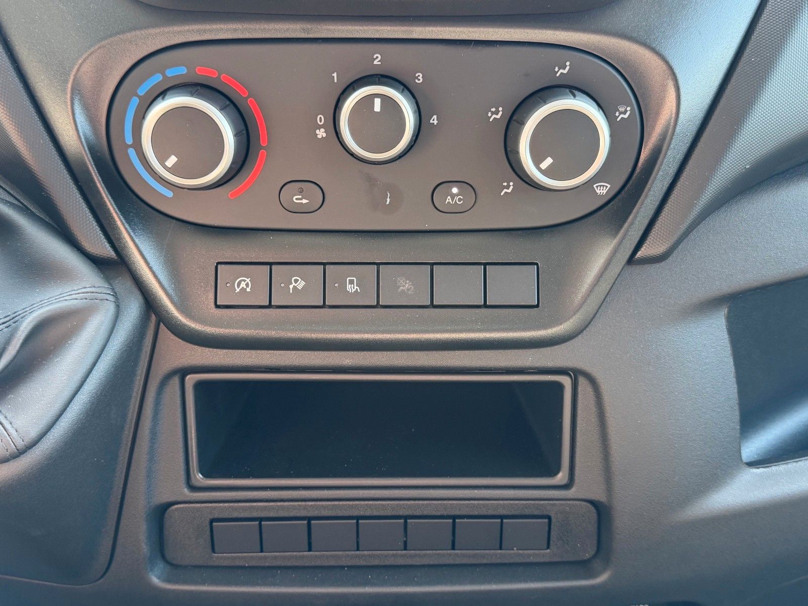 Fahrzeugabbildung Iveco Daily 35S14 *Standkühlung*Kamera*