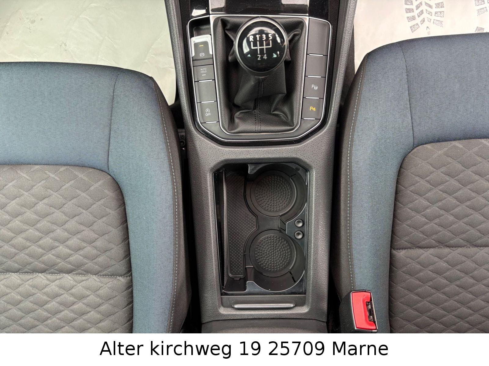 Volkswagen Sportsvan IQ.DRIVE.BT.PA.SH.PDC.TW.SPH..TÜV NEU