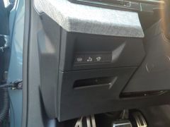 Fahrzeugabbildung Peugeot 3008 Hybrid 136 GT AHK, Active Drive Assist