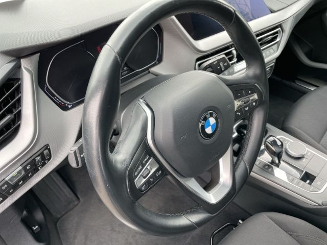 Fahrzeugabbildung BMW 118 i Advantage Autom. Navi, Sitzheizung, Tempom