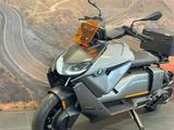 BMW CE 04 Schnellladegerät + Topcase - BMW ELEKTRO ROLLER
