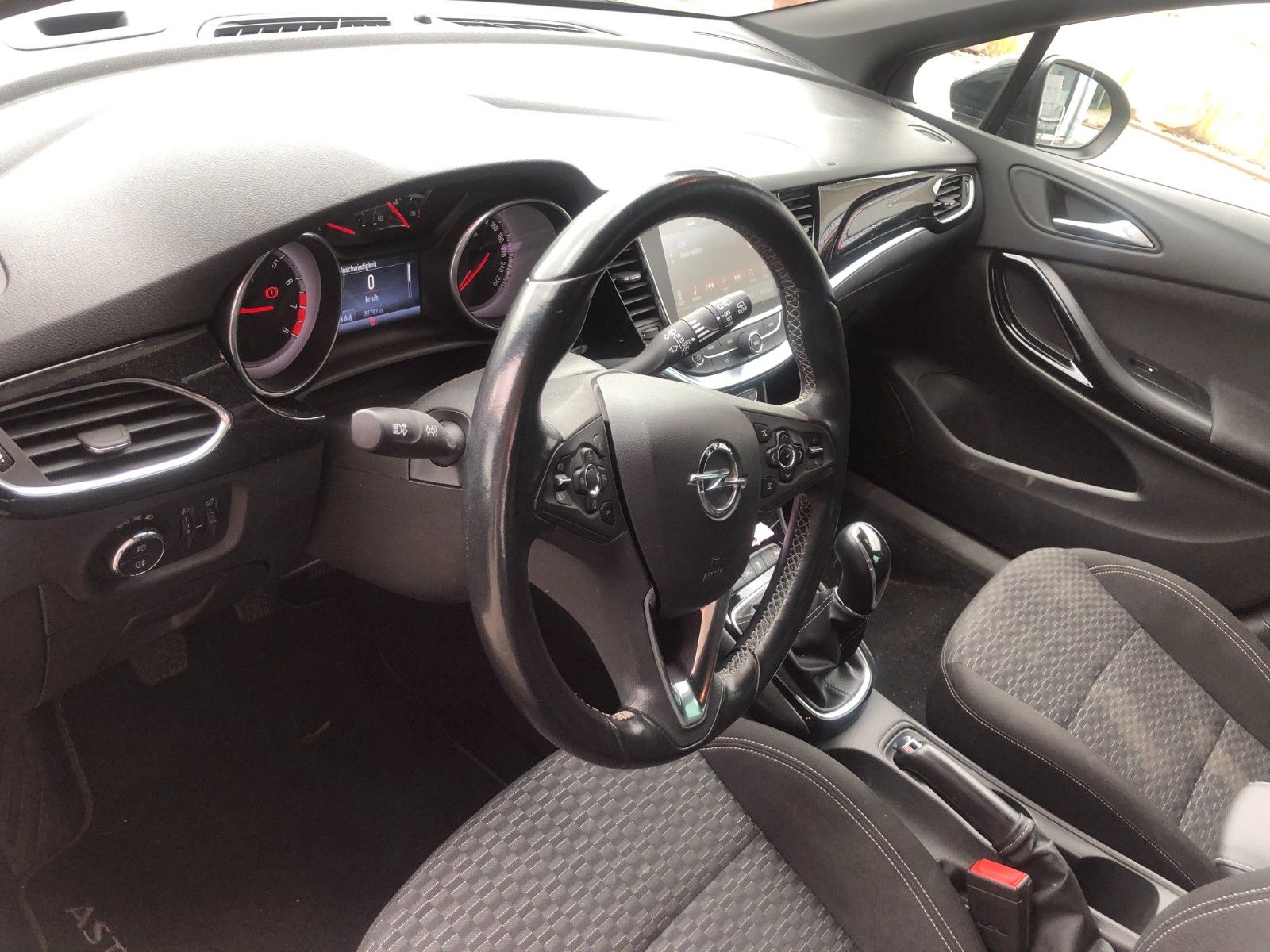 Fahrzeugabbildung Opel Astra K Lim. 5-trg. Dynamic Sonderpreis Lack
