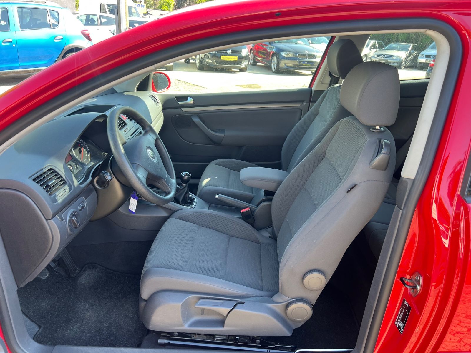 Fahrzeugabbildung Volkswagen Golf V 2.0 Comfortline 1.HAND*SERVICE NUR BEI VW
