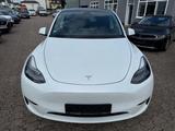 Tesla Model Y Long Range Dual AWD Performance Paket - Tesla in Köln