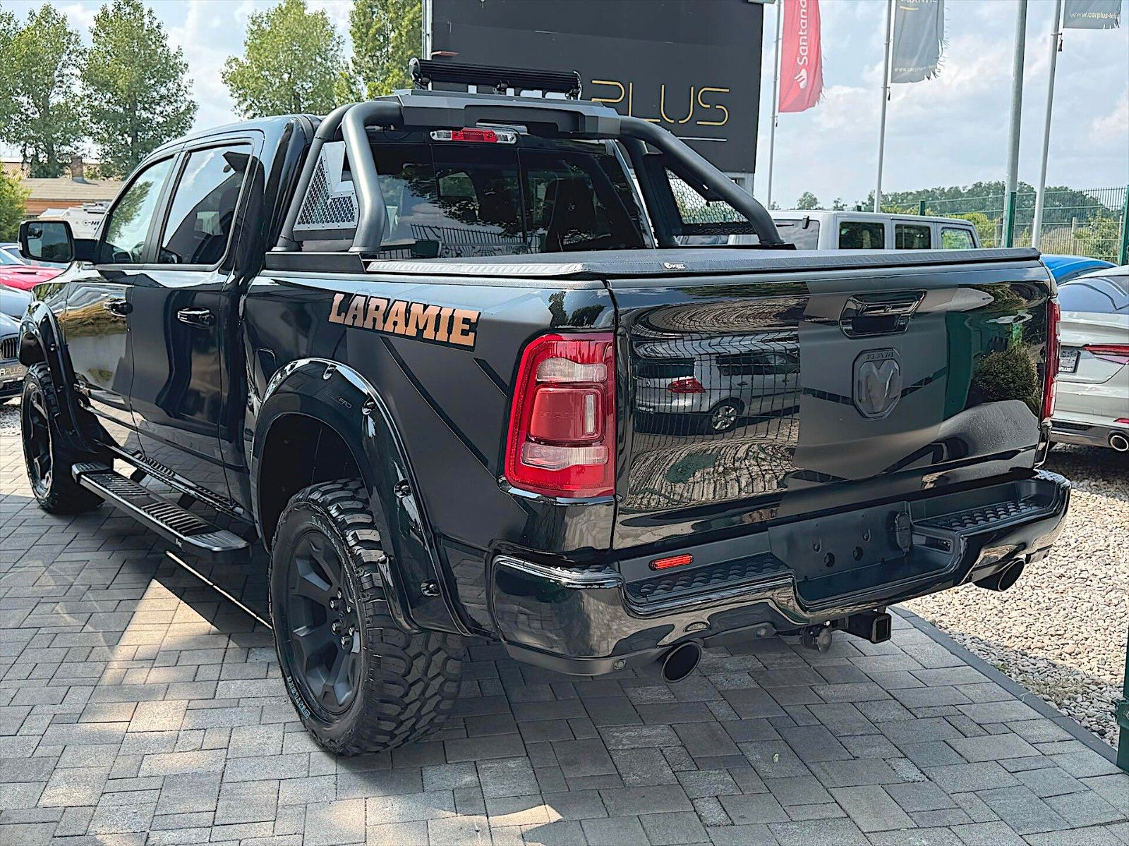 Fahrzeugabbildung Dodge RAM 5.7 V8 HEMI LARAMIE Night 4x4 eTorq  Tesla