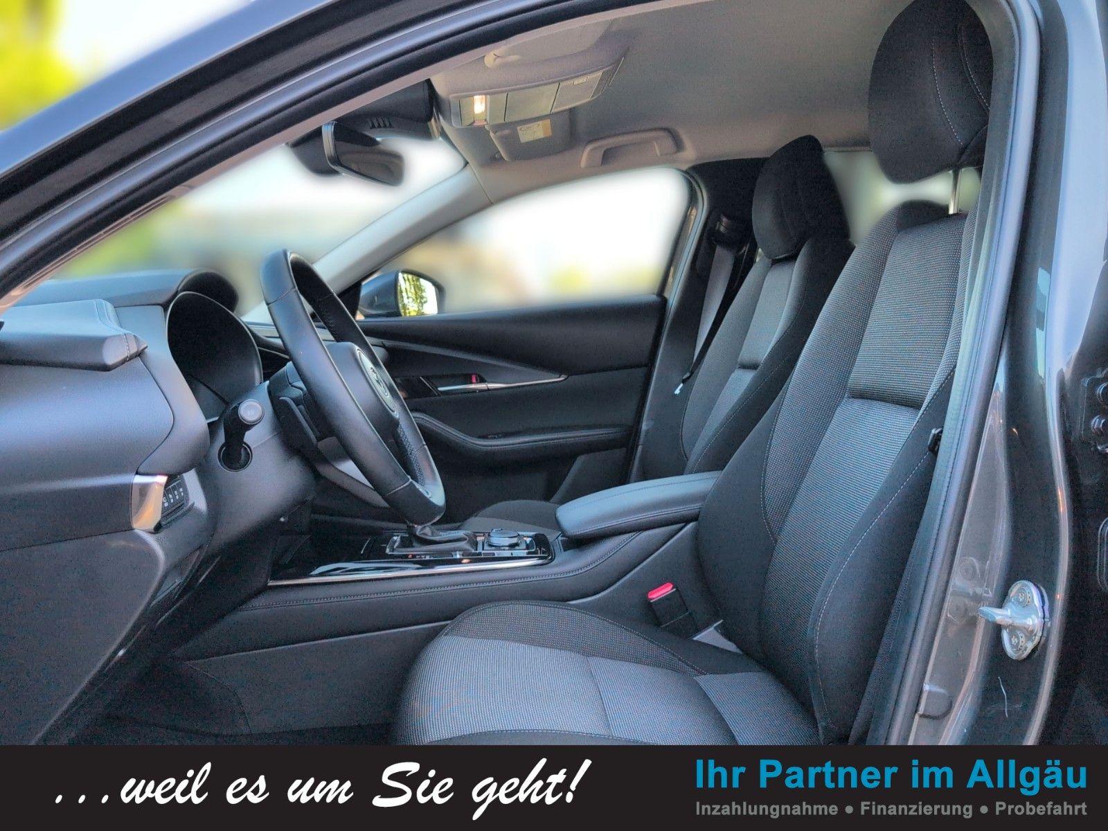 Fahrzeugabbildung Mazda CX-30 SKY-X 2.0 AWD AT 1HD SELECTION DES-P PRE-P
