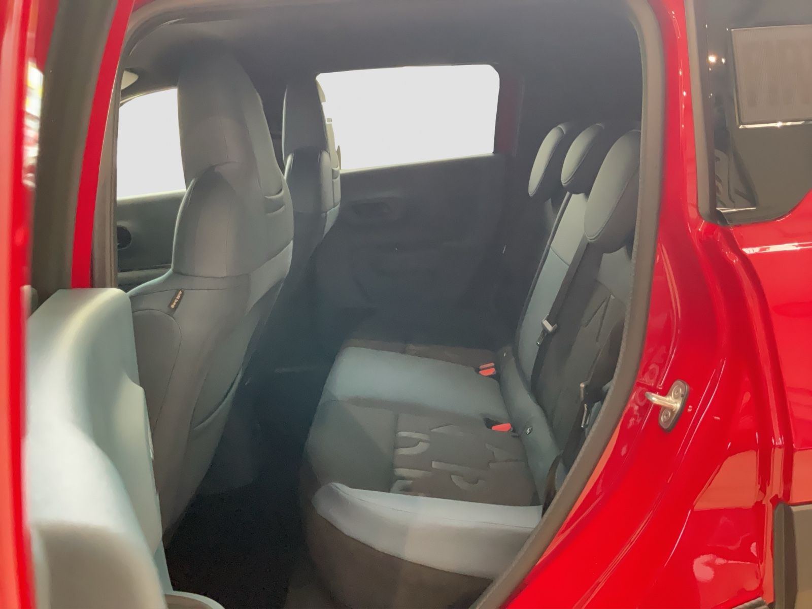Fahrzeugabbildung Fiat Grande Panda 1.2 Hybrid eDCT Icon