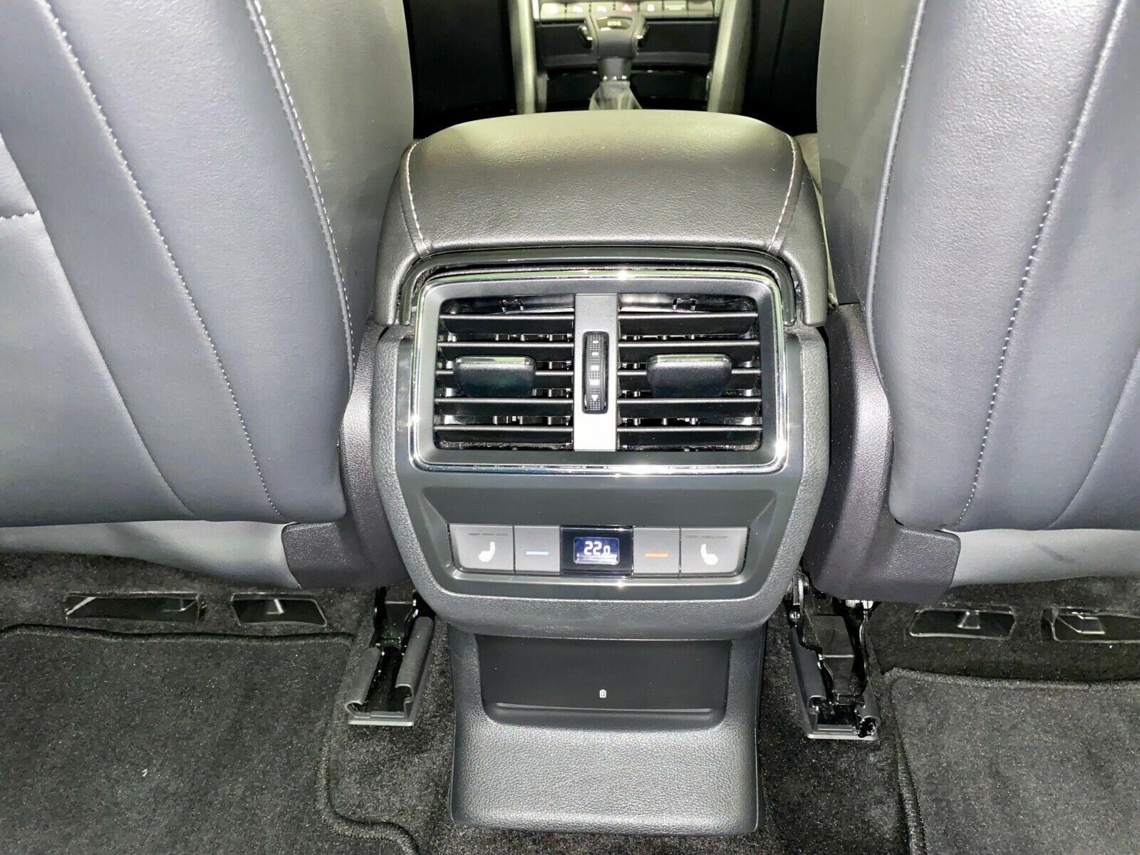 Fahrzeugabbildung SKODA Kodiaq 1.5 DSG STYLE+230Volt+PANORAMA+AHK+7 Sitz