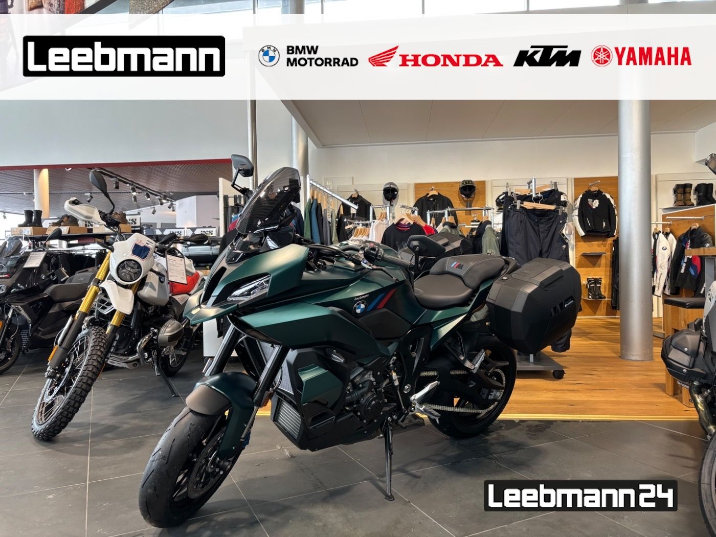 Fahrzeugabbildung BMW M 1000 XR mit Seitenkoffer