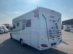 Pilote 746 FC | Hubbett | Queensbett | Face2Face