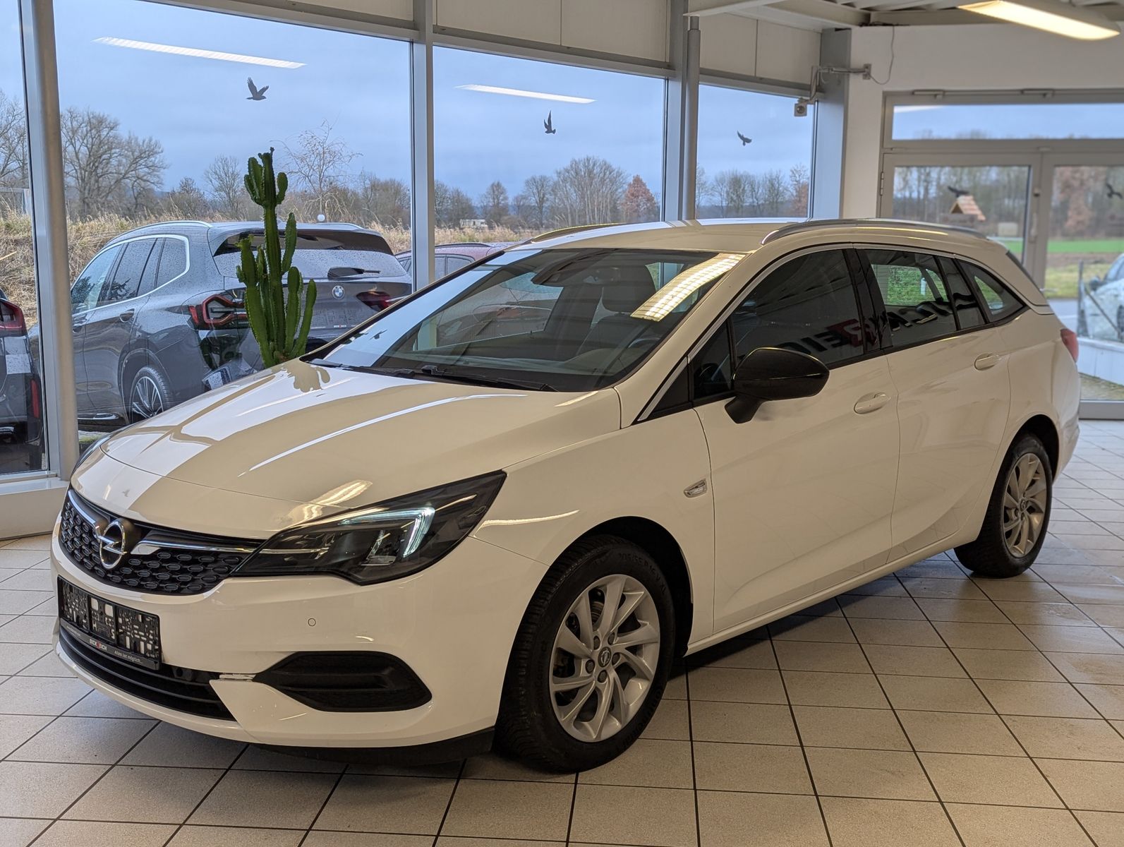 OPEL Astra 1.5 CDTI Aut. Elegance Navi LED Kamera - Image 3