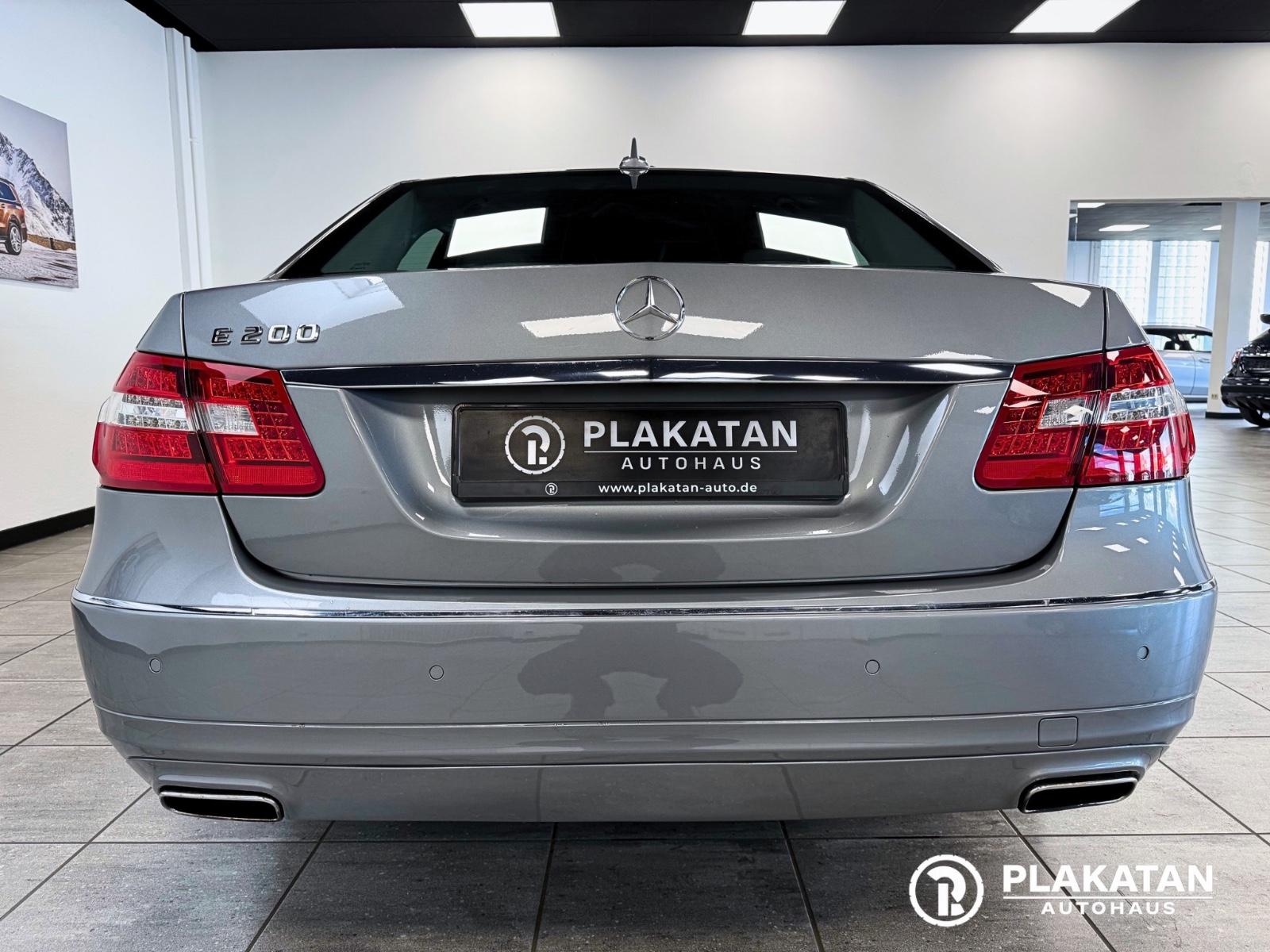 Mercedes-Benz E 200 Tempomat Navi Bi-Xenon 2Hand MB-Service