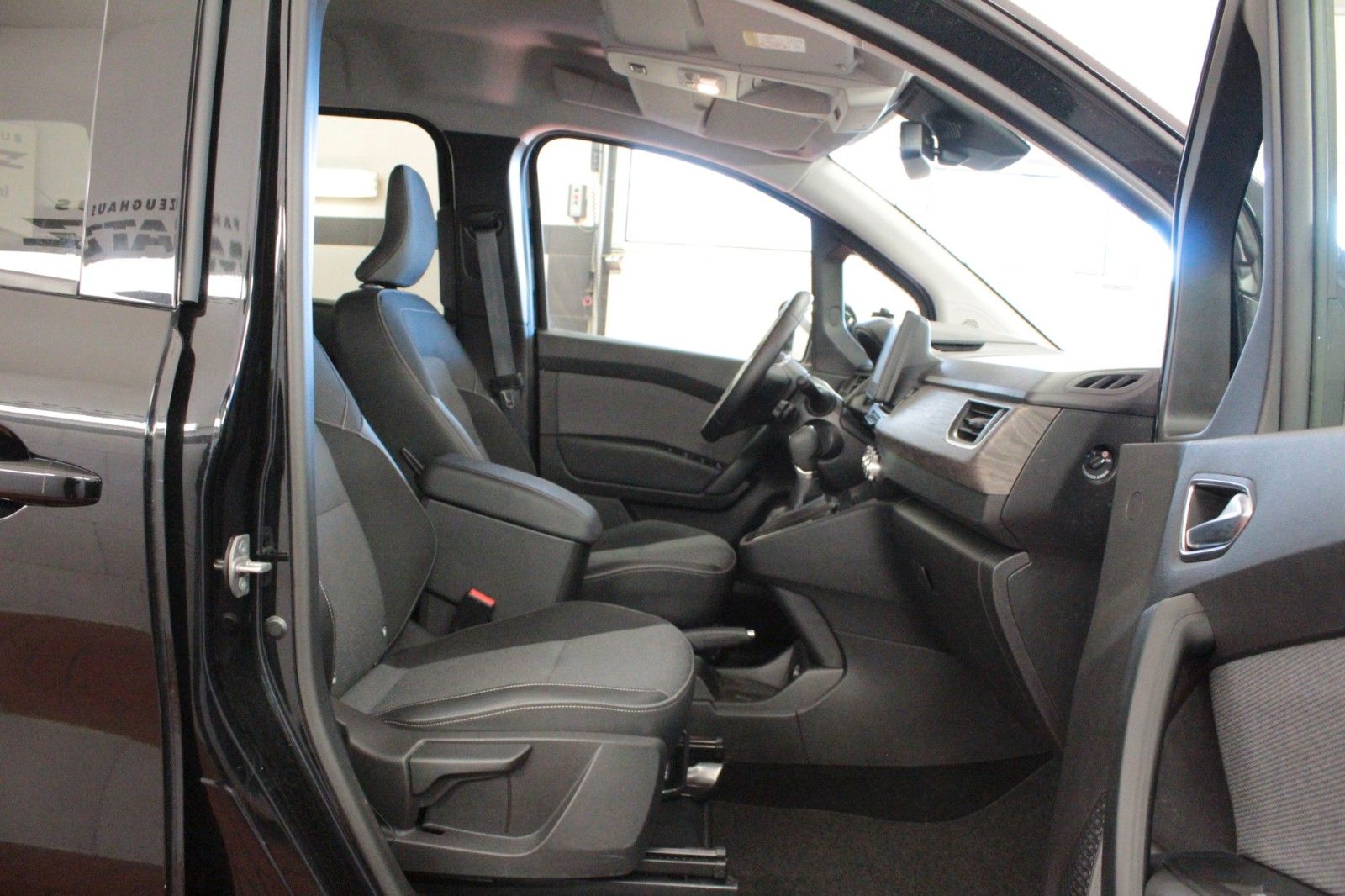 Fahrzeugabbildung Renault Kangoo Tce 130 EDC Techno*Sitzhzg*