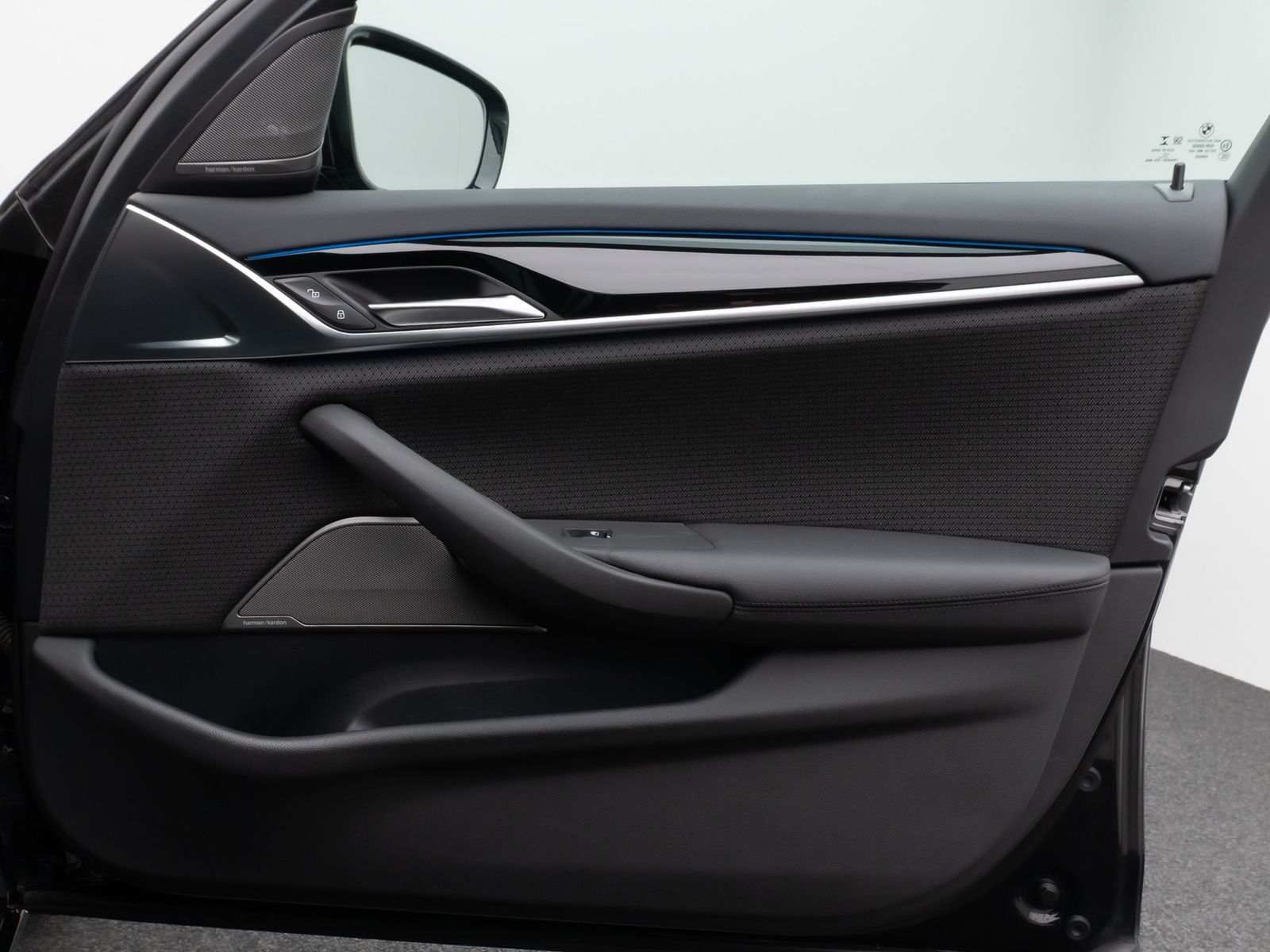 Fahrzeugabbildung BMW 530e H/K DAB AHK Komfort Alarm 4xKlima 18Zoll