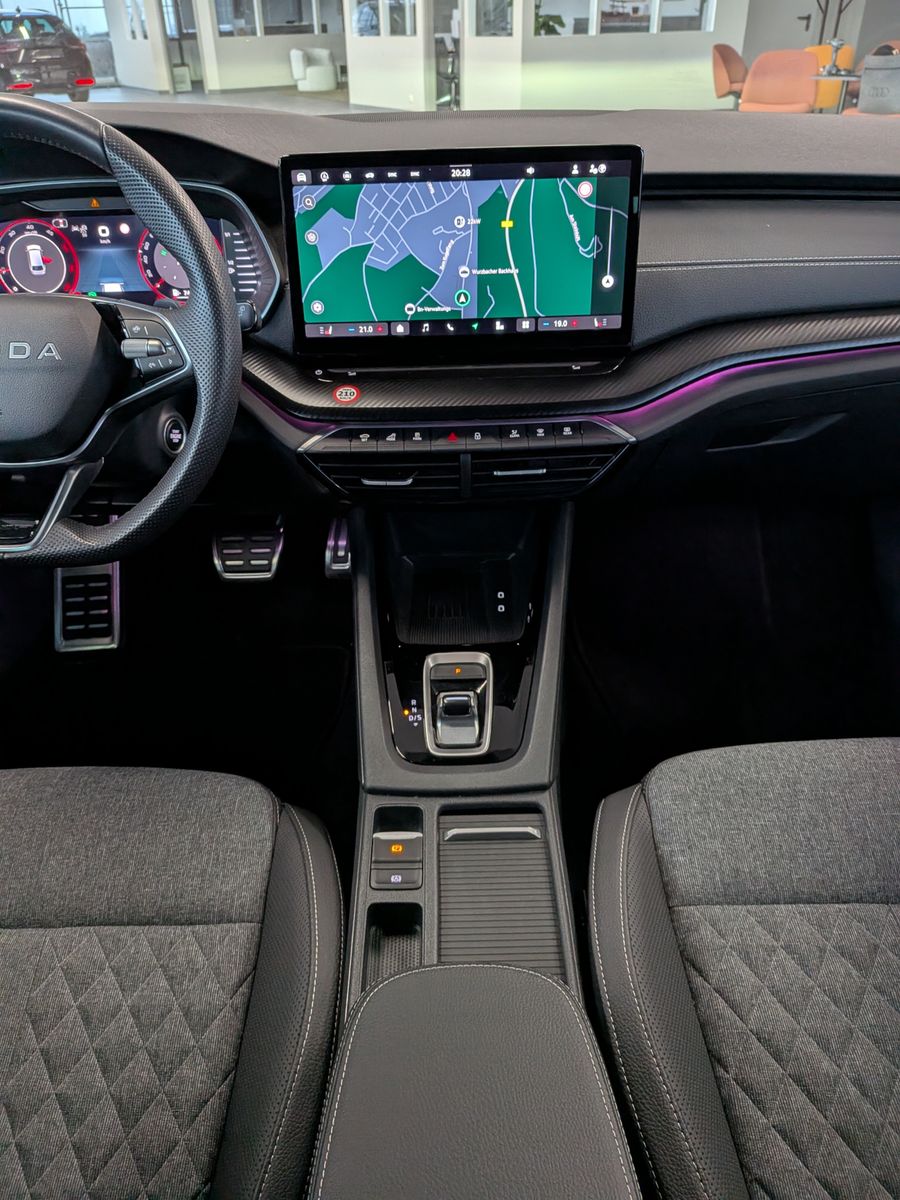 Fahrzeugabbildung SKODA Octavia 2.0 TDI DSG Sportline Matrix AHK 5J-Gara