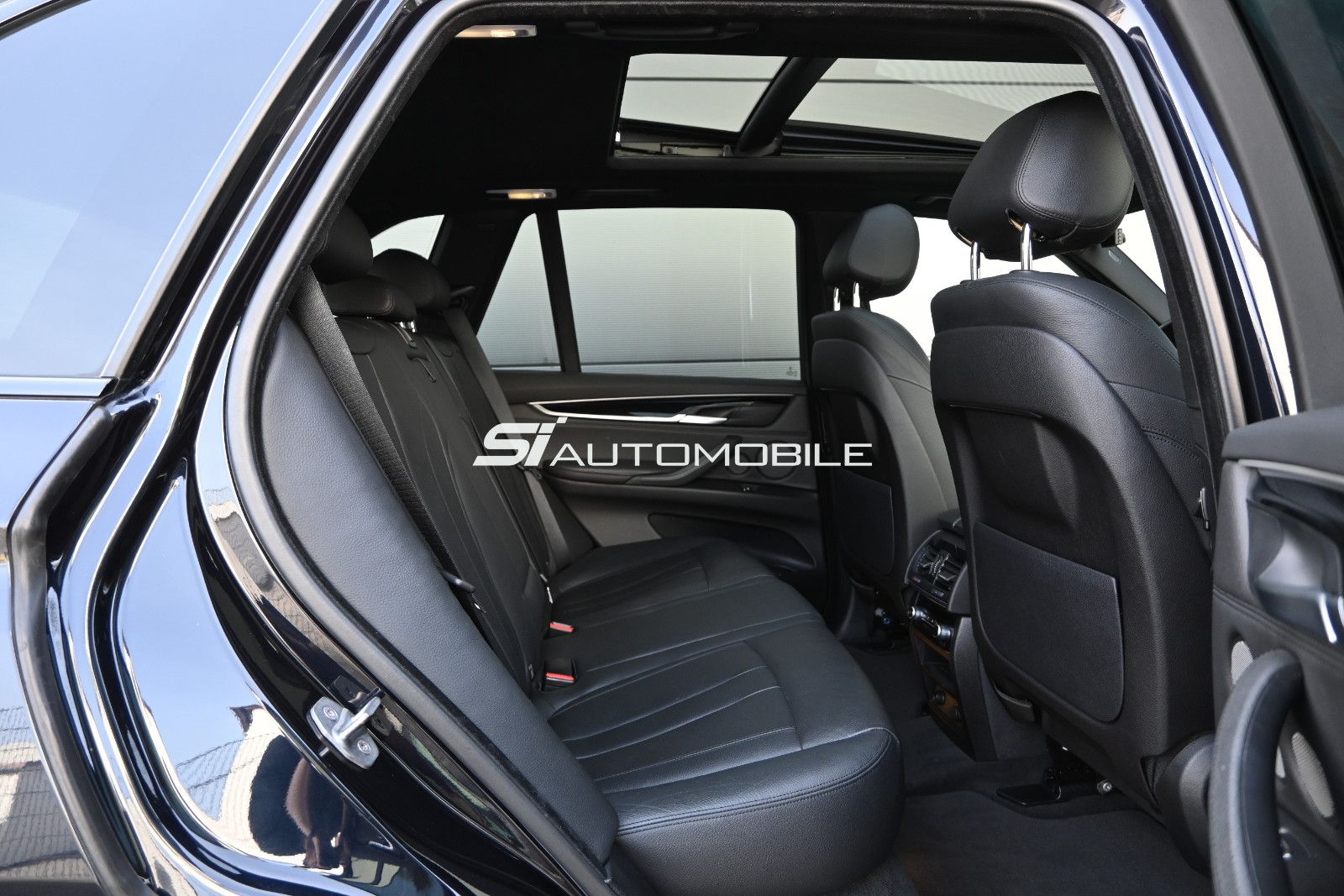 Fahrzeugabbildung BMW X5 xDrive30d M-Sport °ACC°AHK°STANDHEIZ°PANO°HUD