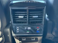 Fahrzeugabbildung DS Automobiles DS 7 Crossback 1.6 E-Tense 300 Performance Line