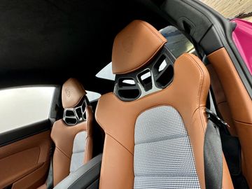Porsche 992 - 6