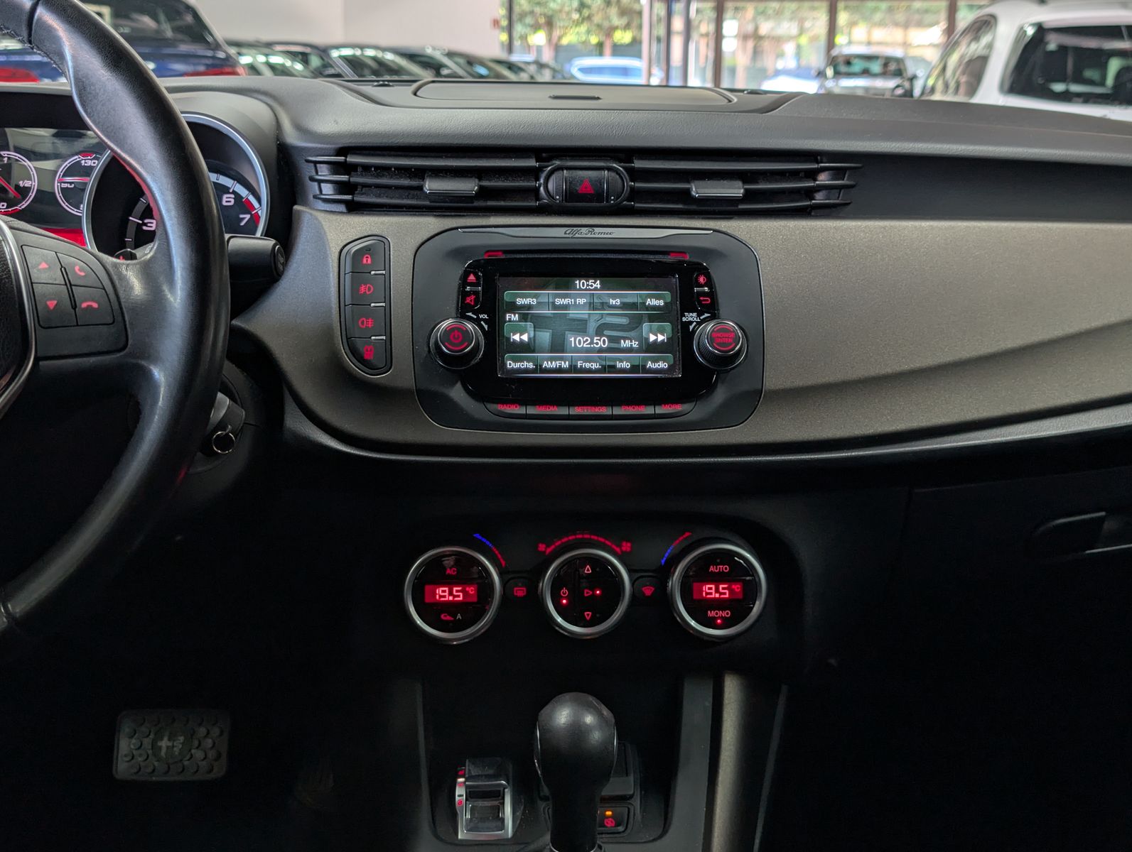 Fahrzeugabbildung Alfa Romeo Giulietta Turismo 1.4 Turbo XENON TEMP MFL ALU