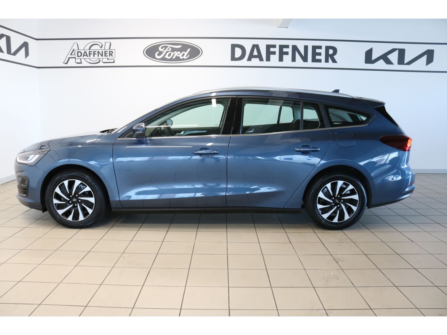 Fahrzeugabbildung Ford Focus Turnier Titanium Tempomat SpurhalteASS LED