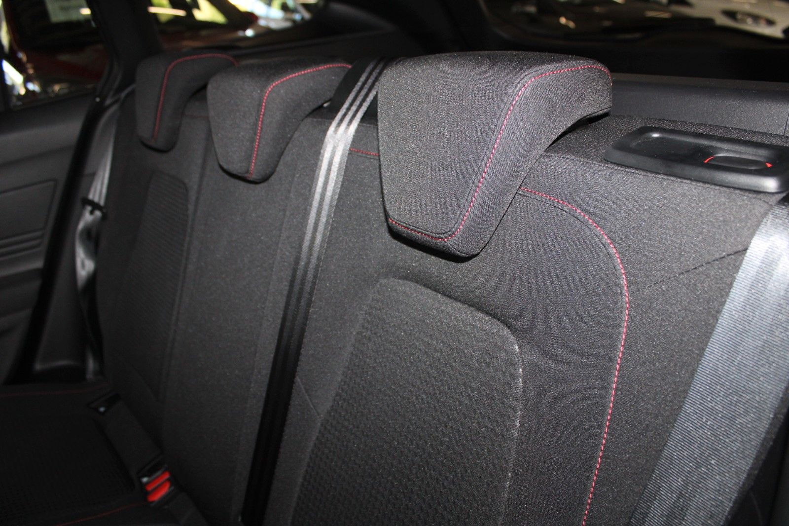 Fahrzeugabbildung Ford Focus ST-Line Turnier Automatik LED ACC CAM uvm.