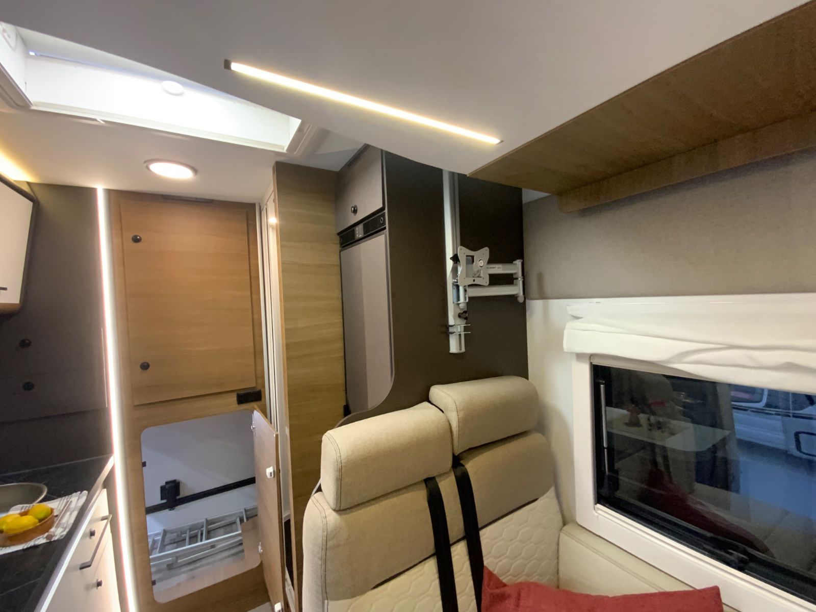 Fahrzeugabbildung Benimar Y 881 **Slim 2,14 m**neuer Grundriss**5,99 m**