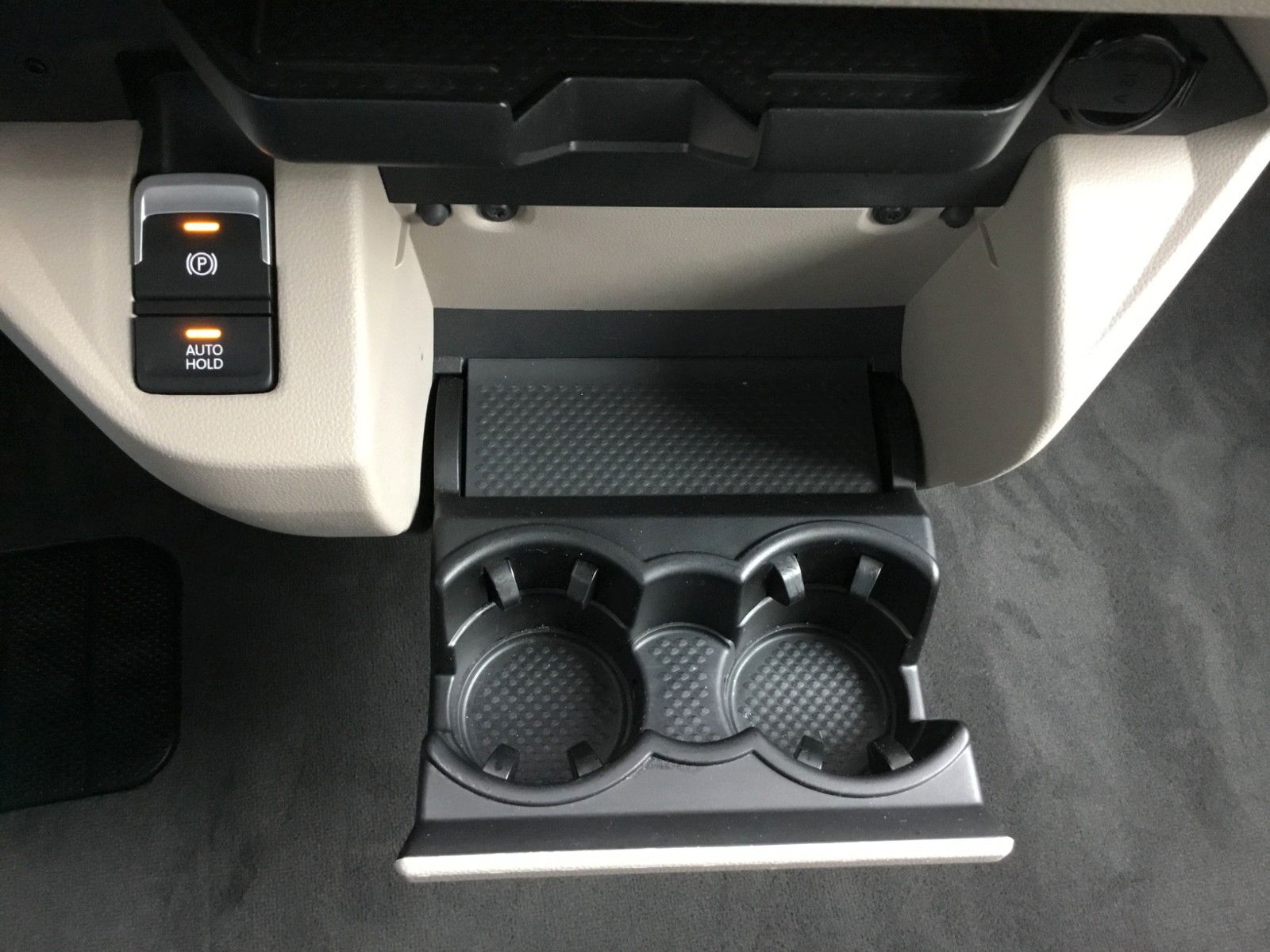 Fahrzeugabbildung Volkswagen T7 Multivan Life TDI DSG LÜ+AHK+ACC+LED+Leder