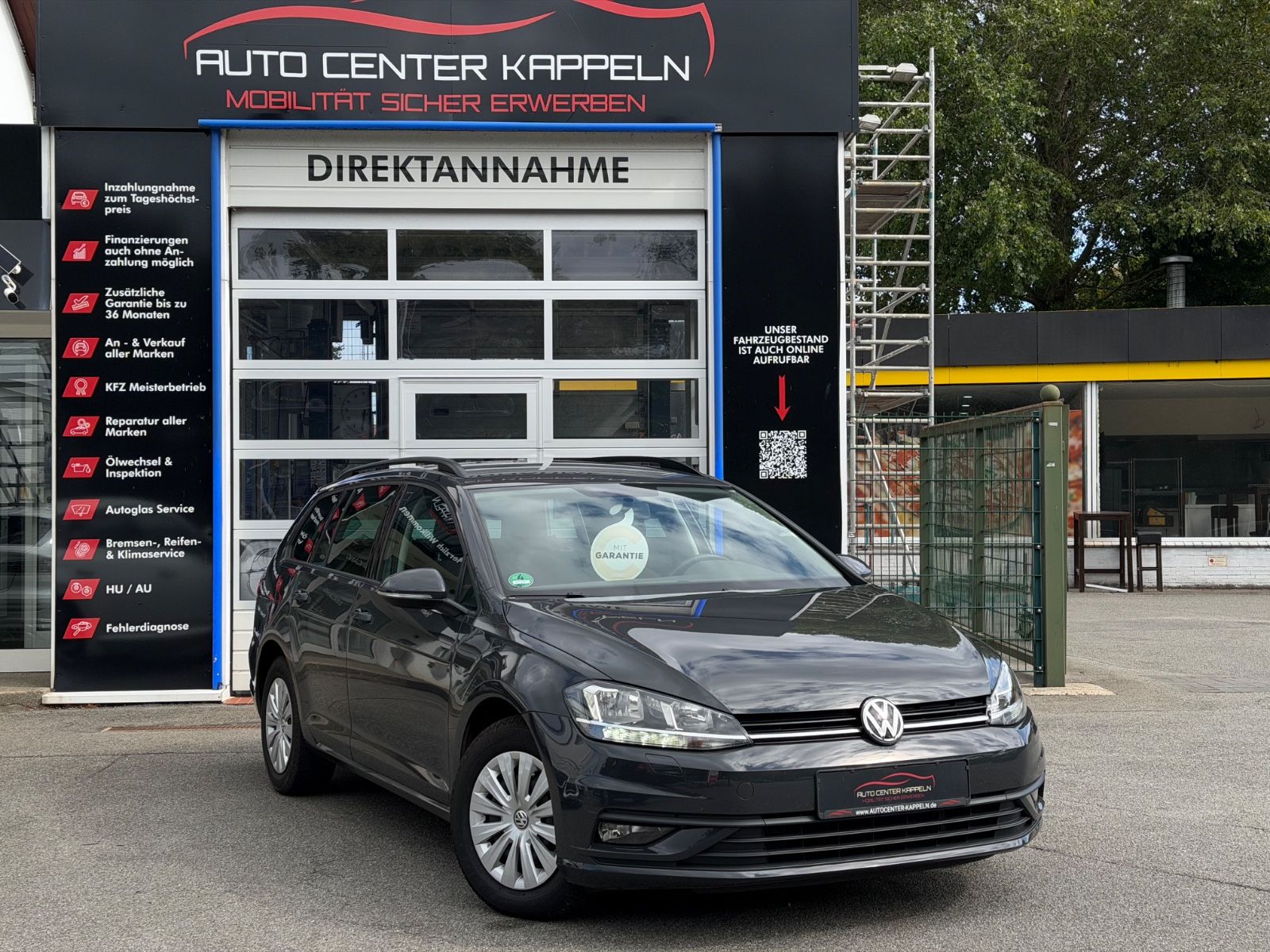 Volkswagen Golf - 1