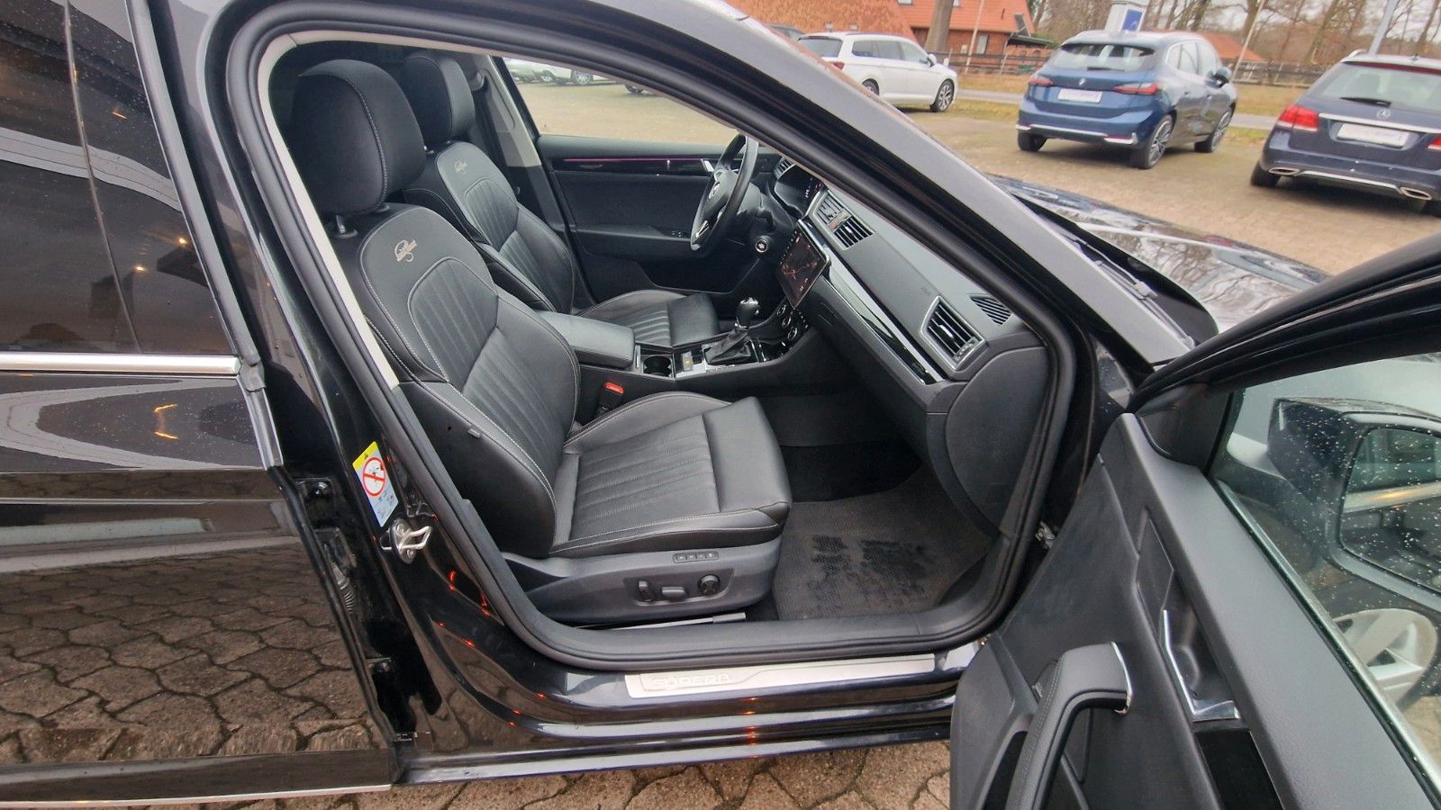 Skoda Superb Combi L&K AHK PANORAMA foto 25