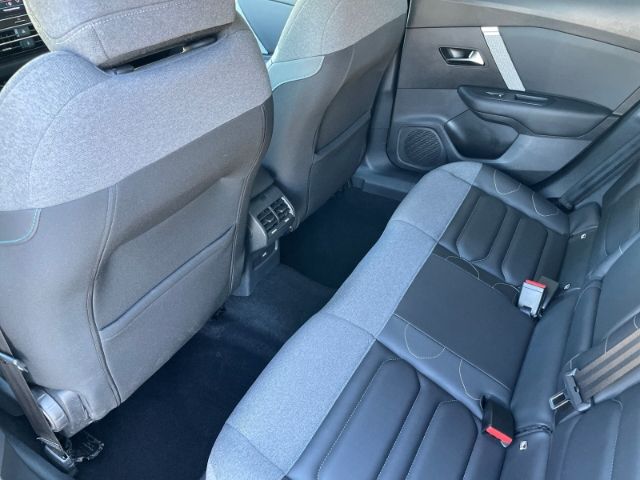 Fahrzeugabbildung Citroën C4 1.2 PureTech 155, Shine Autom. AHK, Navi, Kam