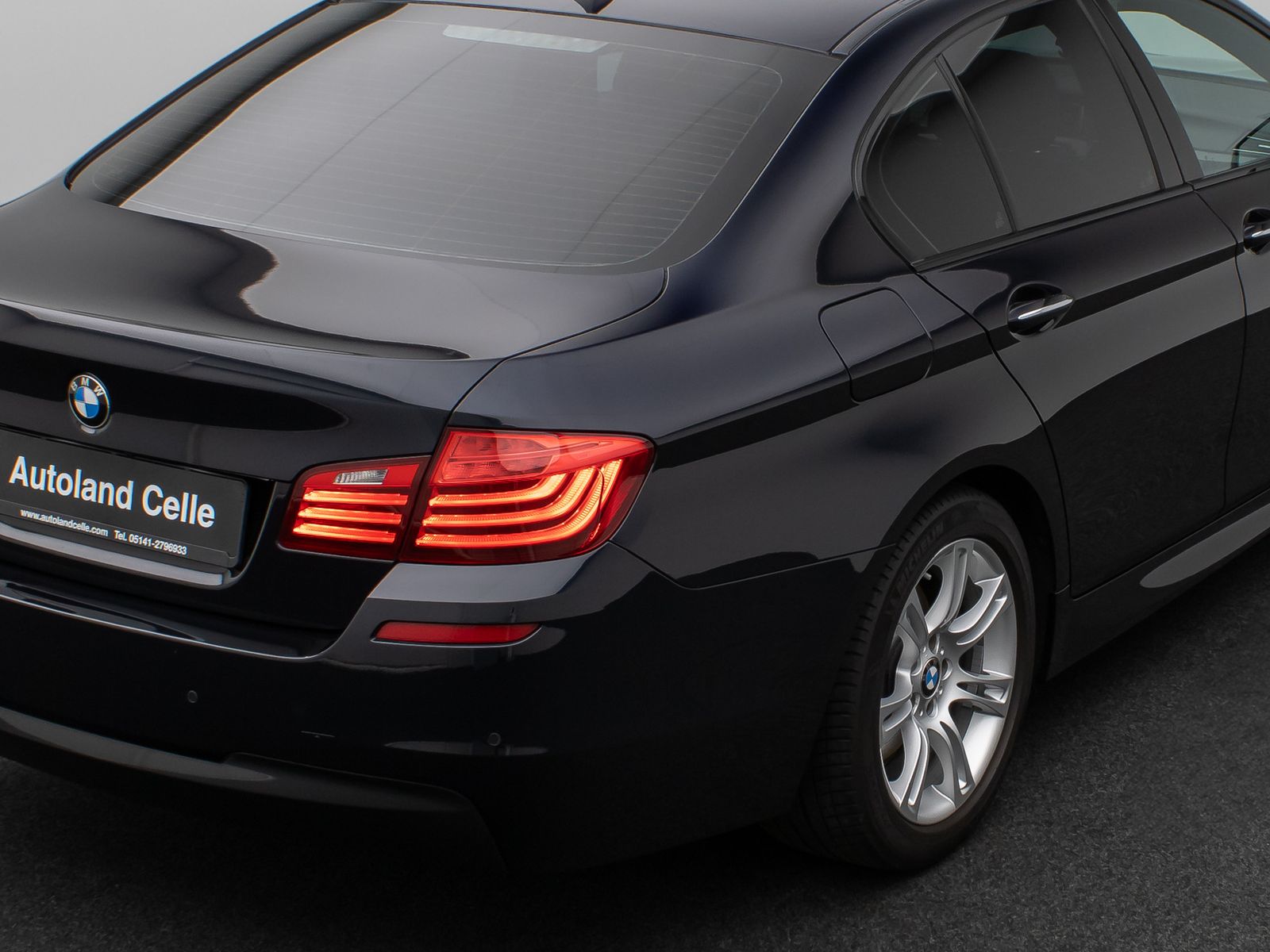 Fahrzeugabbildung BMW 525d M Sport Kamera HUD HiFi DrivingAssist LED