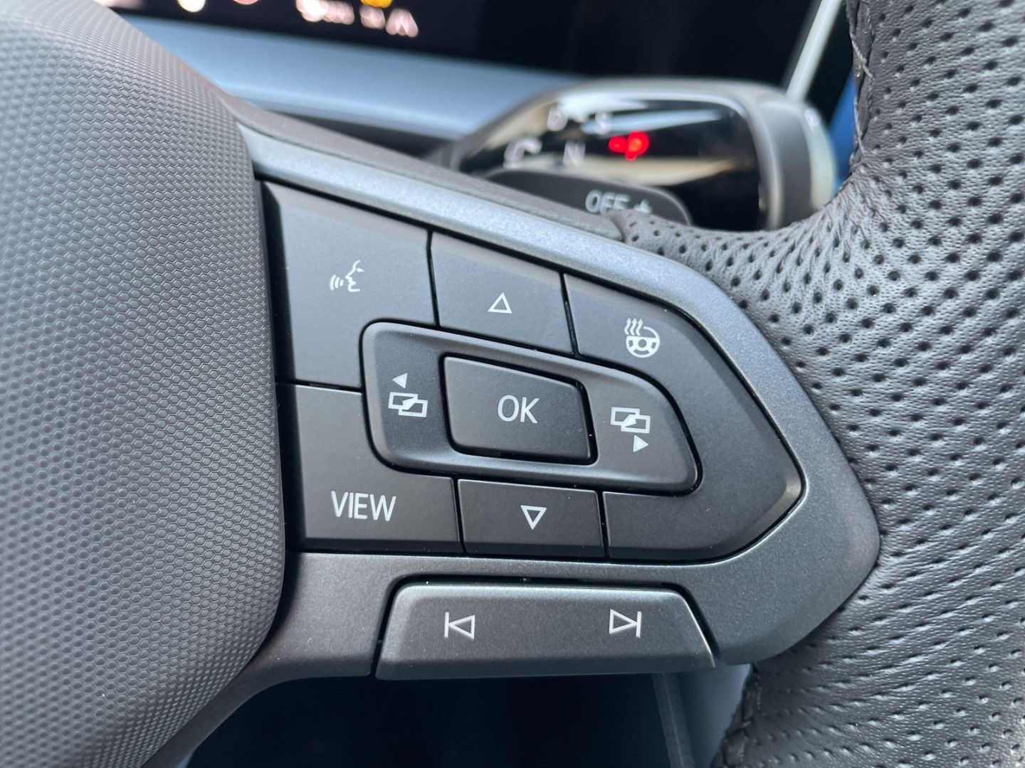 Tayron 1.5 TSI eHybrid DSG Black Style AHK/Pano