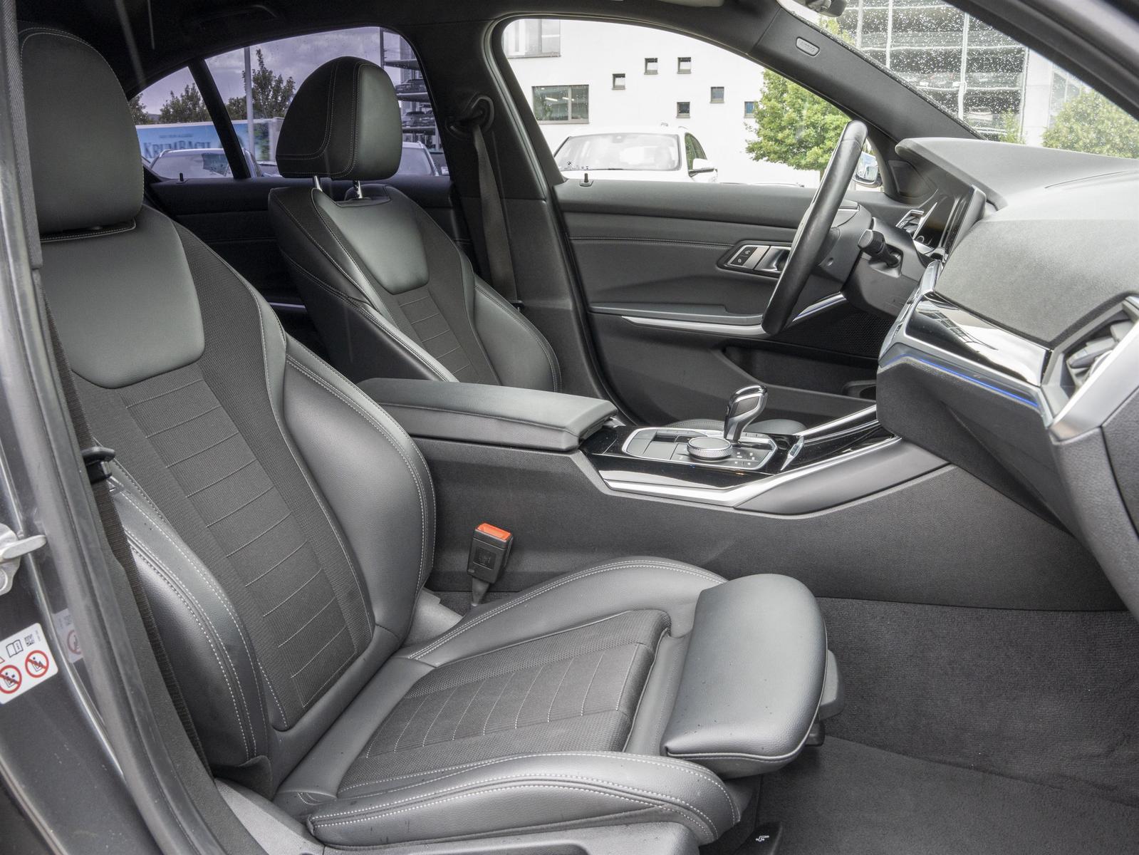 BMW 320i xDr Sport Line ACC LENKRHZ 360° LCPro HiFi