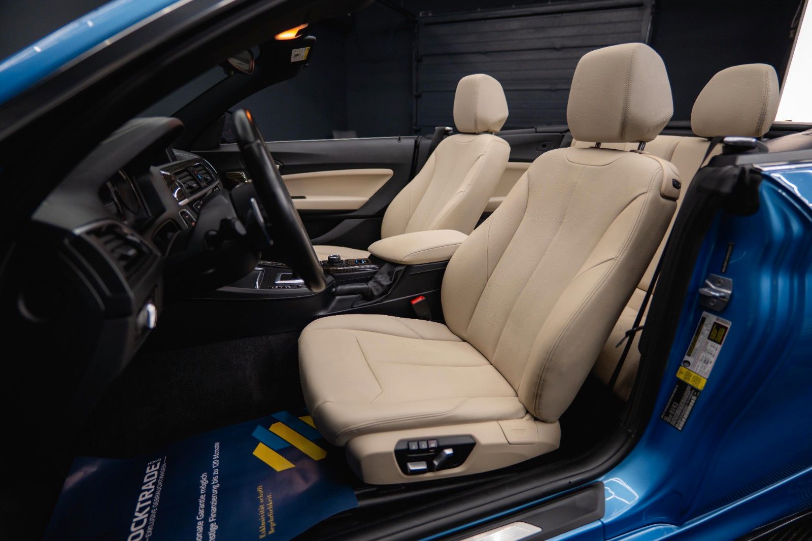 Fahrzeugabbildung BMW 230i Cabrio M-Sport Performance Shadow Line LED