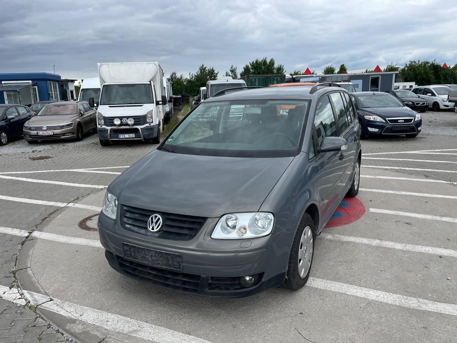 Volkswagen Touran 1,6 Mpi Trendline, Klima,148 KM,2 Hand