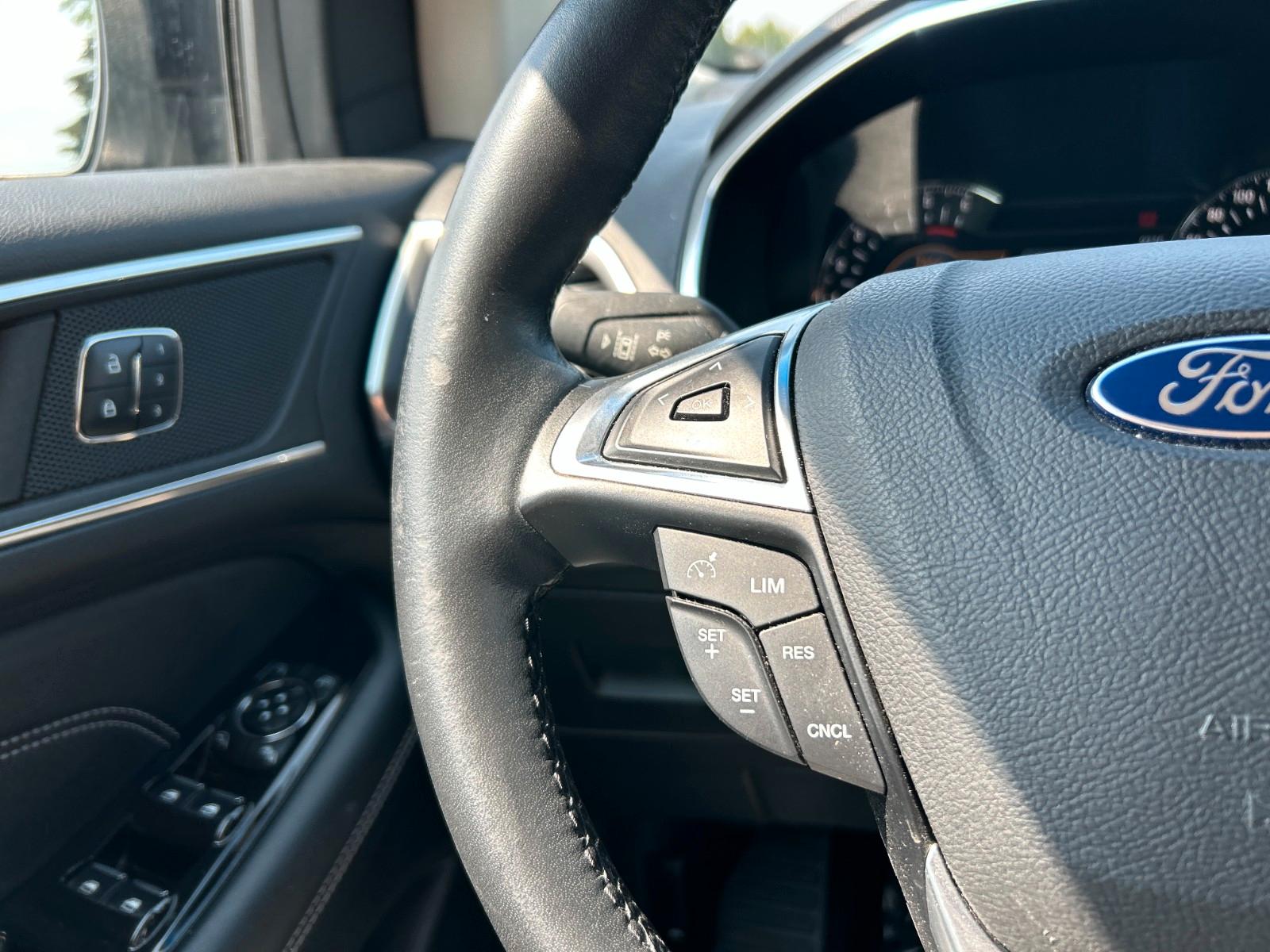 Ford Edge Titanium 2.0 TDCi 4x4 Navi Klimaauto. Leder