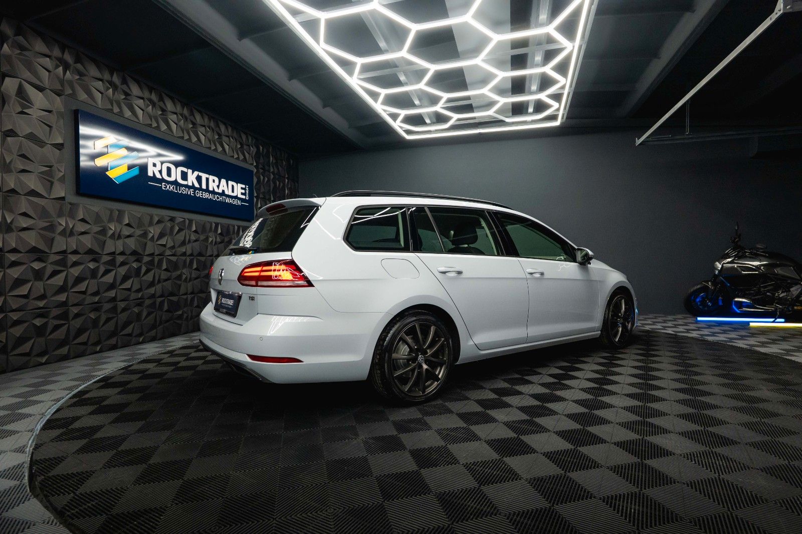 Fahrzeugabbildung Volkswagen Golf VII Variant Trendline *Perlmutt*Kamera*Navi